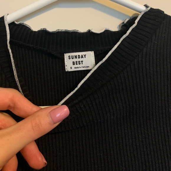 Aritzia Sunday Best Crowne T-Shirt Black&White (S) - Picture 3 of 4